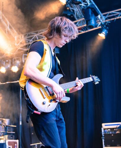Deep Kick guitar